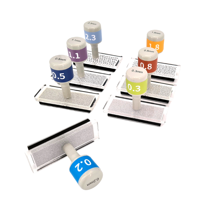 Kits de marquage Imetrum, Accessoires de marquage pour extensométrie optique DIC : stylos, gabarits de jauge et tampon encreur pour motif moucheté.